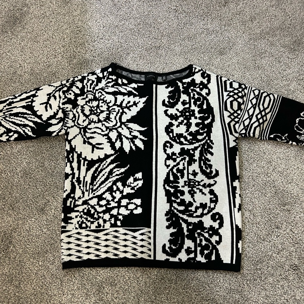 Cyrus White Patterned Sweater